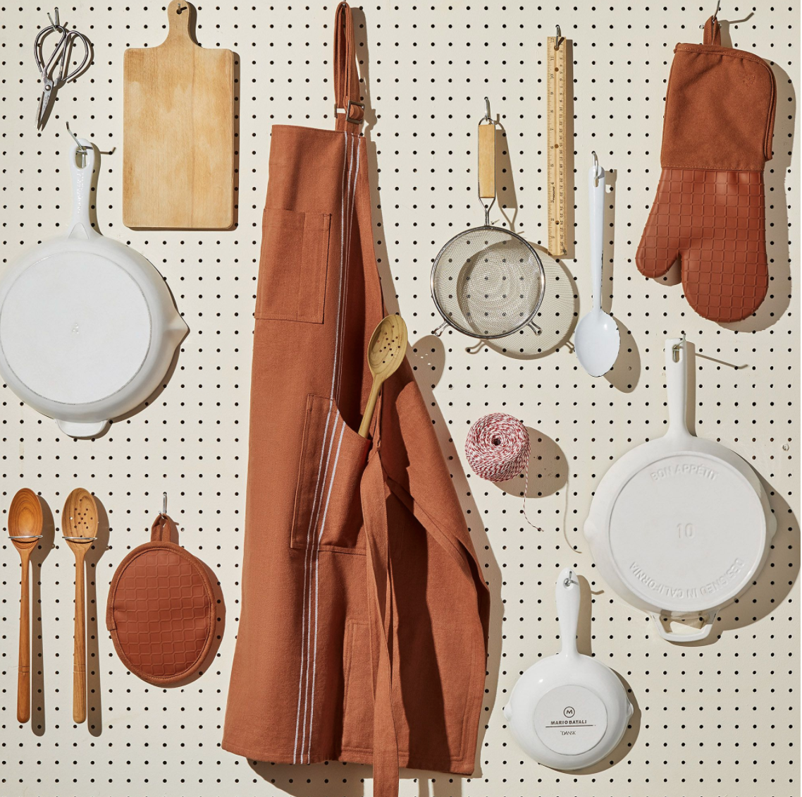 gifts for people who like to cook - aprons