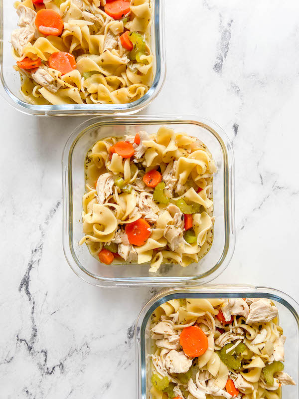 https://workweeklunch.com/wp-content/uploads/2021/10/chicken-noodle-soup-2.jpg