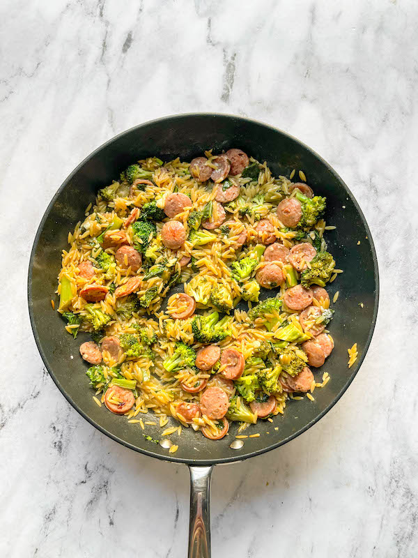 Lemon Garlic Orzo & Broccoli Skillet With Sausage (Vegan & GF-Friendly)