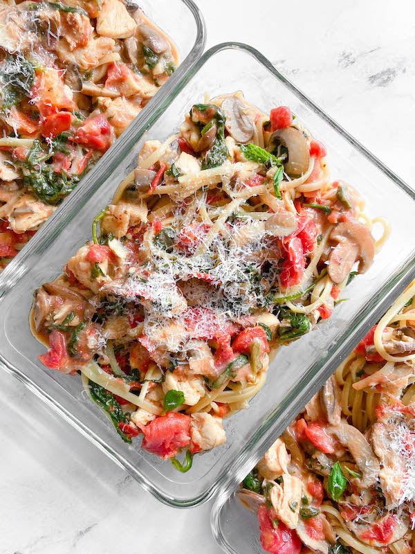 tuscan chicken pasta in containers