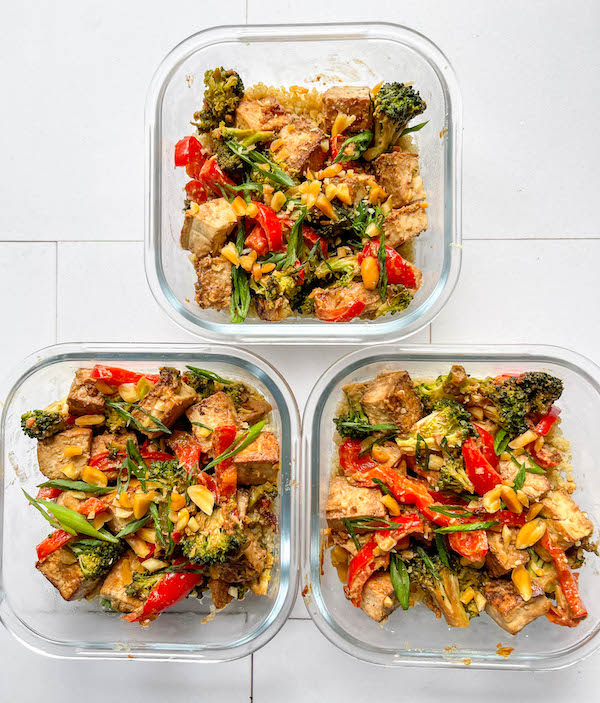 Tofu Stir Fry With Broccoli, Peppers & Quinoa - Workweek Lunch