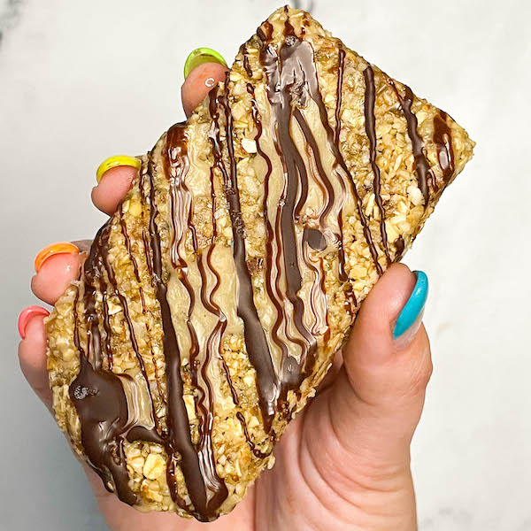 https://workweeklunch.com/wp-content/uploads/2022/11/no.bake_.tahini.bars-6.jpg